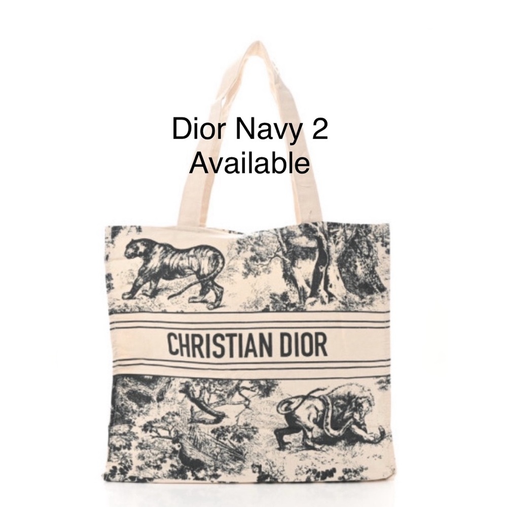 🎉GIVEAWAY🎉Gucci GG Marmont Shoulder Quilted GG Canvas & B/W Gucci Scarf - Picture 4 of 7